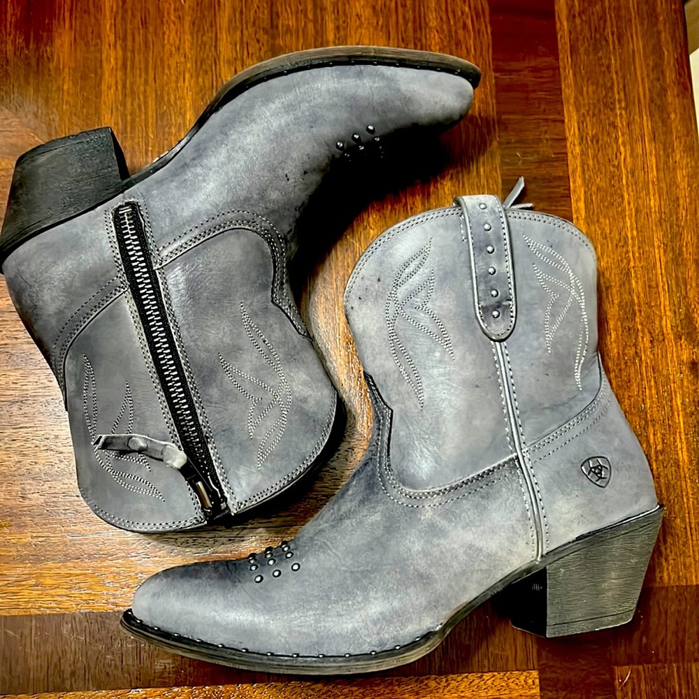 Ariat Dakota Boots Naturally Distressed Black